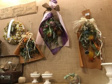 シックな色合わせが人気あります。｜「フローリスト飾り屋」　（鹿児島県鹿児島市の花キューピット加盟店 花屋）のブログ