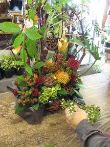 個展の御祝に・・・。｜「フローリスト飾り屋」　（鹿児島県鹿児島市の花キューピット加盟店 花屋）のブログ