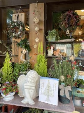 冬の贈り物に笑顔で・・・｜「フローリスト飾り屋」　（鹿児島県鹿児島市の花キューピット加盟店 花屋）のブログ
