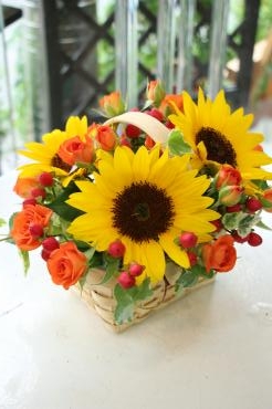 お誕生日のアレンジ｜「アライ花店」　（山形県山形市の花キューピット加盟店 花屋）のブログ