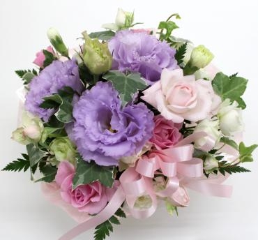 お誕生日のアレンジメントをお届けしました　＜三島市のお花の配達　フローラント＞｜「フローラント」　（静岡県三島市の花キューピット加盟店 花屋）のブログ