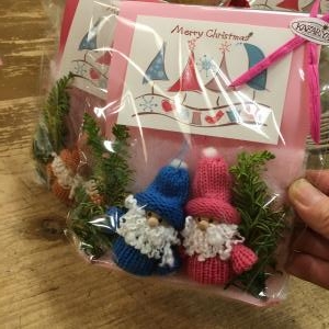 ウィンターギフトにかわいい仲間たちの登場～｜「フローリスト飾り屋」　（鹿児島県鹿児島市の花キューピット加盟店 花屋）のブログ