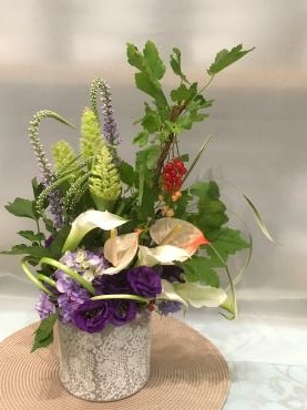 涼やかに～フサスグリ・・・｜「フローリスト飾り屋」　（鹿児島県鹿児島市の花キューピット加盟店 花屋）のブログ