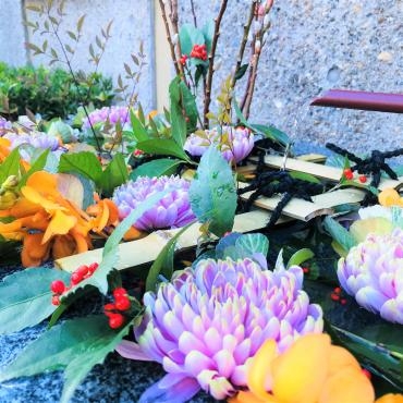 今週の飛行神社の花手水｜「ポピー」　（京都府八幡市の花キューピット加盟店 花屋）のブログ