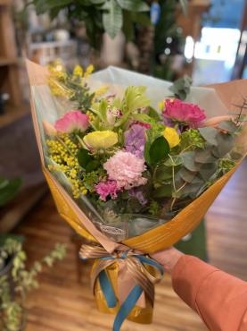 スプリング　ブーケでスマイル(*^-^*)～｜「フローリスト飾り屋」　（鹿児島県鹿児島市の花キューピット加盟店 花屋）のブログ