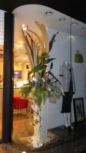少し早目の　Summer　Display～｜「フローリスト飾り屋」　（鹿児島県鹿児島市の花キューピット加盟店 花屋）のブログ