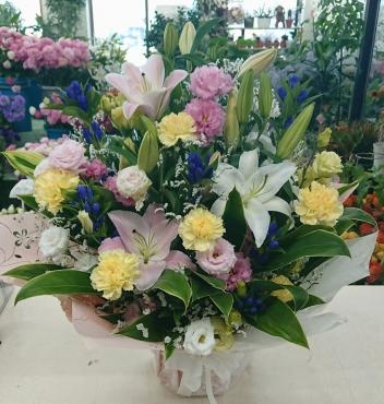 故人を偲ぶ会　お供え　アレンジメント｜「愛花」　（愛媛県松山市の花キューピット加盟店 花屋）のブログ