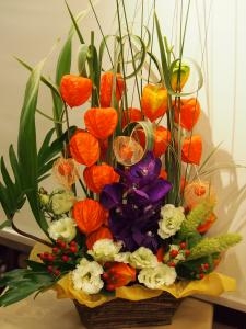 旬の素材でアレンジしました・・・。｜「フローリスト飾り屋」　（鹿児島県鹿児島市の花キューピット加盟店 花屋）のブログ