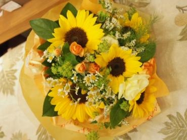 ～ひまわり　ブーケ　～｜「フローリスト飾り屋」　（鹿児島県鹿児島市の花キューピット加盟店 花屋）のブログ
