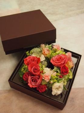 ＢＯＸフラワーで　サプライズ～♪　♫｜「フローリスト飾り屋」　（鹿児島県鹿児島市の花キューピット加盟店 花屋）のブログ