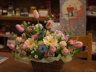 立ち雛～飾っています・・・。｜「フローリスト飾り屋」　（鹿児島県鹿児島市の花キューピット加盟店 花屋）のブログ