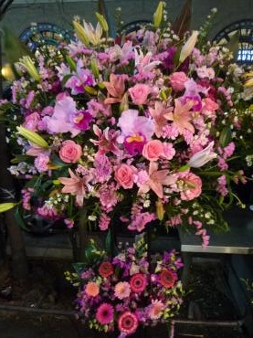 御誕生日スタンド　ご注文ありがとうございました。｜「銀座ニューフラワー」　（東京都中央区の花キューピット加盟店 花屋）のブログ