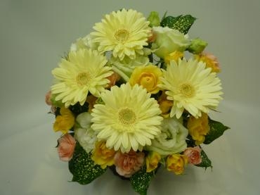 お誕生日アレンジメント、ご注文ありがとうございました。｜「銀座ニューフラワー」　（東京都中央区の花キューピット加盟店 花屋）のブログ