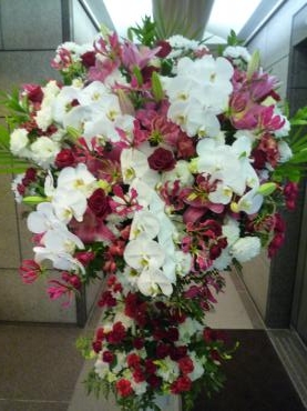 HappyBirthdayスタンド、御注文ありがとうございました。｜「銀座ニューフラワー」　（東京都中央区の花キューピット加盟店 花屋）のブログ