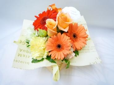 御誕生日アレンジメント・ご注文ありがとうございました。｜「銀座ニューフラワー」　（東京都中央区の花キューピット加盟店 花屋）のブログ