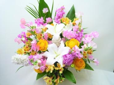 お祝いアレンジメント・ご注文ありがとうございました。｜「銀座ニューフラワー」　（東京都中央区の花キューピット加盟店 花屋）のブログ