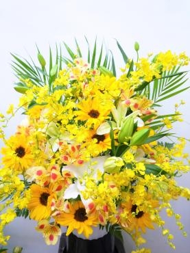 お祝いアレンジメント・ご注文ありがとうございました。｜「銀座ニューフラワー」　（東京都中央区の花キューピット加盟店 花屋）のブログ