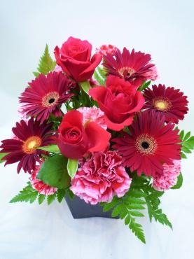 御誕生日アレンジメントご注文ありがとうございました。｜「銀座ニューフラワー」　（東京都中央区の花キューピット加盟店 花屋）のブログ
