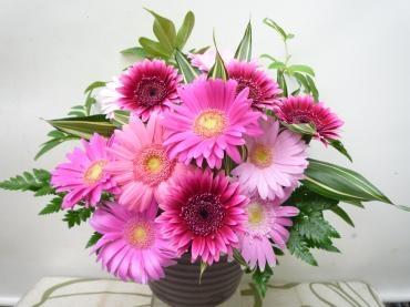 HappyBirthdayアレンジメントご注文ありがとうございました。｜「銀座ニューフラワー」　（東京都中央区の花キューピット加盟店 花屋）のブログ