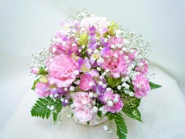 お誕生日アレンジメントご注文ありがとうございました。｜「銀座ニューフラワー」　（東京都中央区の花キューピット加盟店 花屋）のブログ