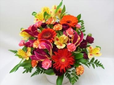 御誕生日アレンジメントご注文ありがとうございました。｜「銀座ニューフラワー」　（東京都中央区の花キューピット加盟店 花屋）のブログ