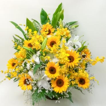 Happy Birthdayアレンジメント、ご注文ありがとうございました。｜「銀座ニューフラワー」　（東京都中央区の花キューピット加盟店 花屋）のブログ