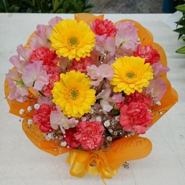 ガーベラ　スイートピー　春アレンジ♪｜「愛花」　（愛媛県松山市の花キューピット加盟店 花屋）のブログ