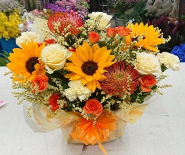 サマーギフトにオススメ♪ひまわりのアレンジメント♪｜「愛花」　（愛媛県松山市の花キューピット加盟店 花屋）のブログ