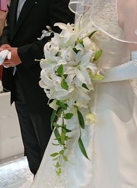ウェディングブーケ☆　キャスケード♪｜「愛花」　（愛媛県松山市の花キューピット加盟店 花屋）のブログ