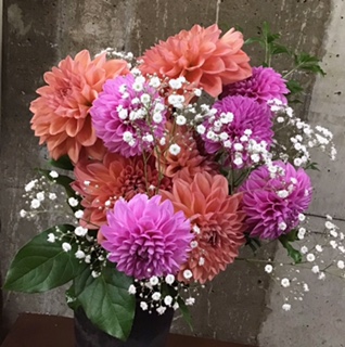 ダリアの花束｜「花かざり」　（大阪府大阪市城東区の花キューピット加盟店 花屋）のブログ