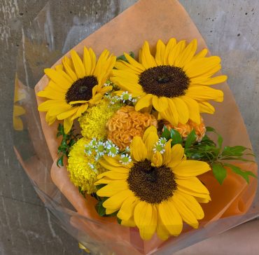 向日葵の花束｜「花かざり」　（大阪府大阪市城東区の花キューピット加盟店 花屋）のブログ
