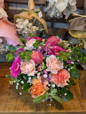 春のアレンジメント｜「花かざり」　（大阪府大阪市城東区の花キューピット加盟店 花屋）のブログ