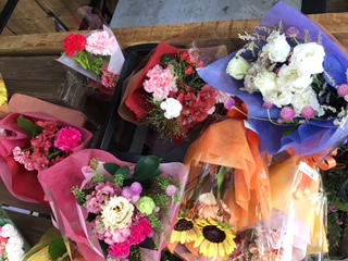 カラフル花束｜「花かざり」　（大阪府大阪市城東区の花キューピット加盟店 花屋）のブログ