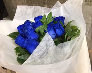 青いバラの花束｜「花かざり」　（大阪府大阪市城東区の花キューピット加盟店 花屋）のブログ